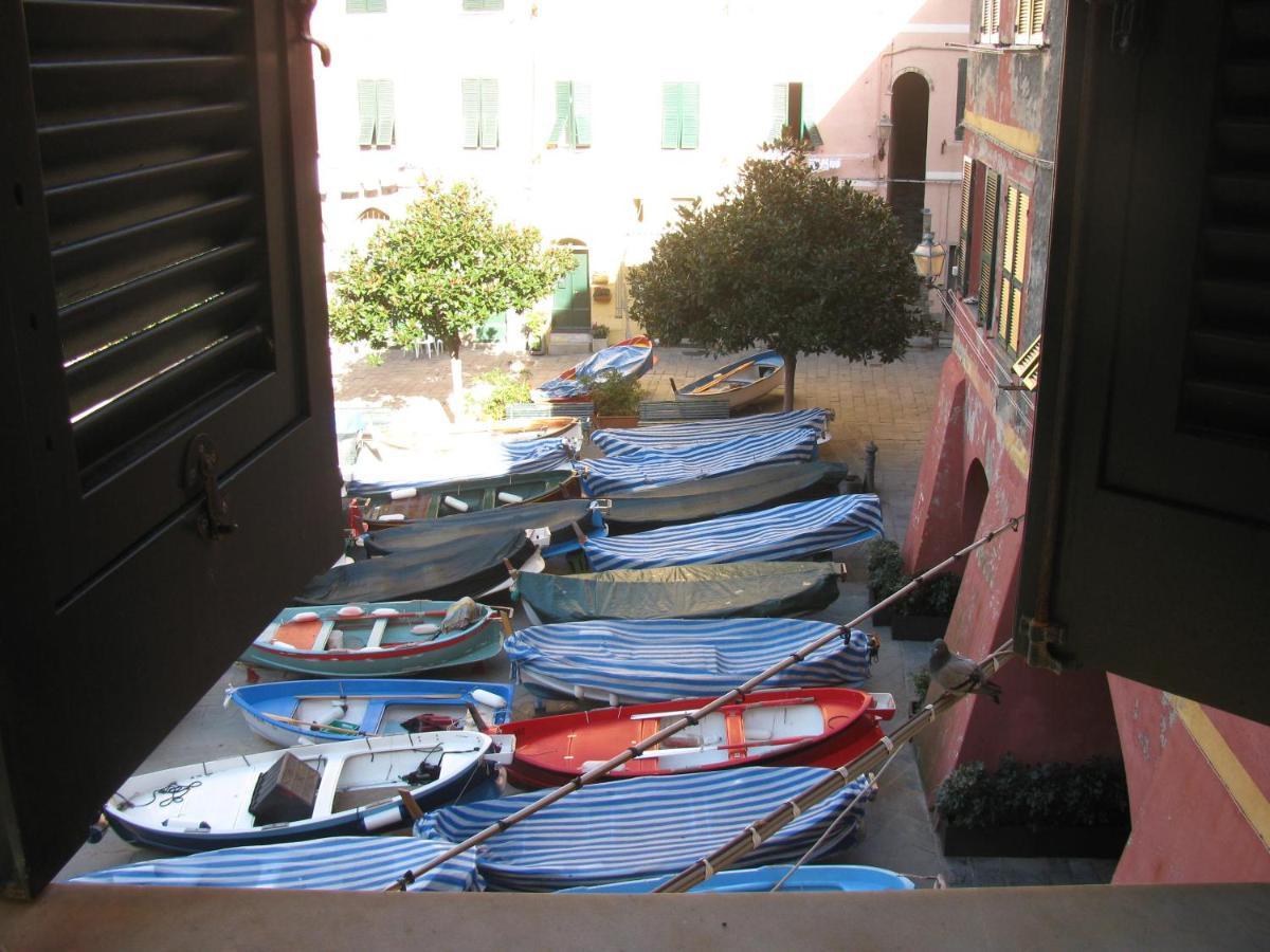 Vernazza Marina Beachfront Apartment Exterior photo